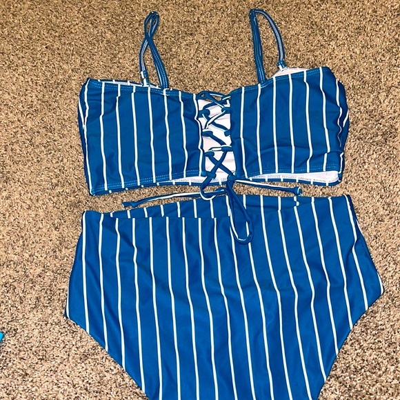 Blue stripped bikini - Picture 2 of 3